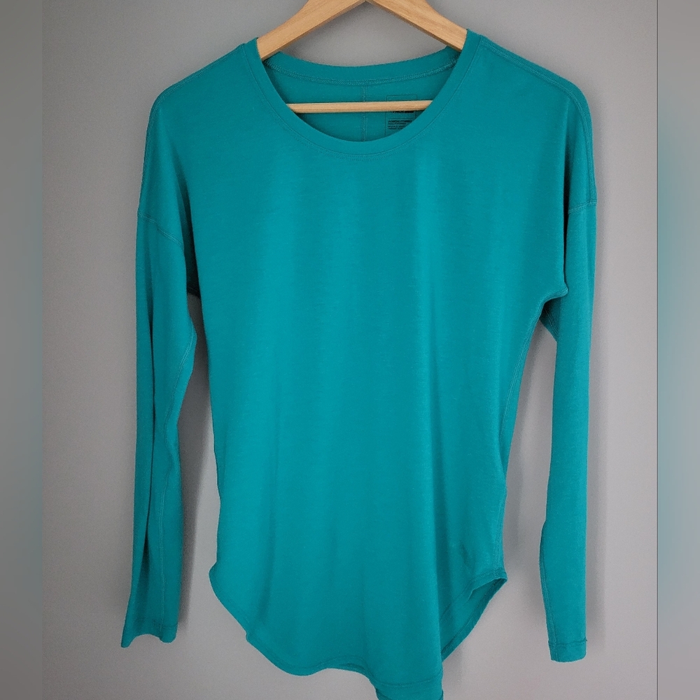 The North Face Women Size XS Basic Long Sleeve Tee Shirt Blue